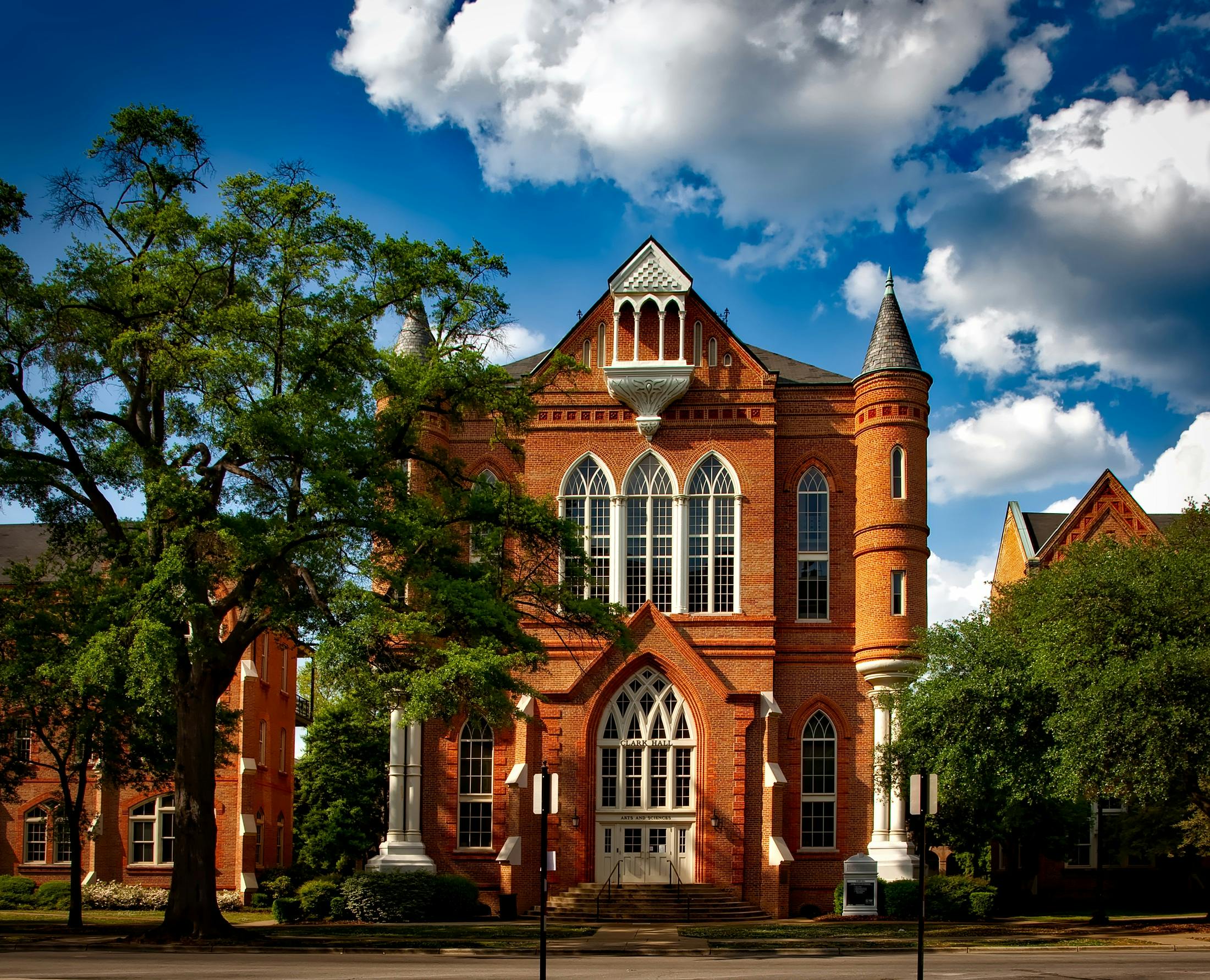 pexels-photo-207684-207684 Captivating view of Clark Hall at the University of Alabama with its iconic brick facade.
